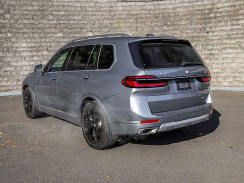 Used 2024 BMW X7 xDrive40i w/ Premium Package image 9