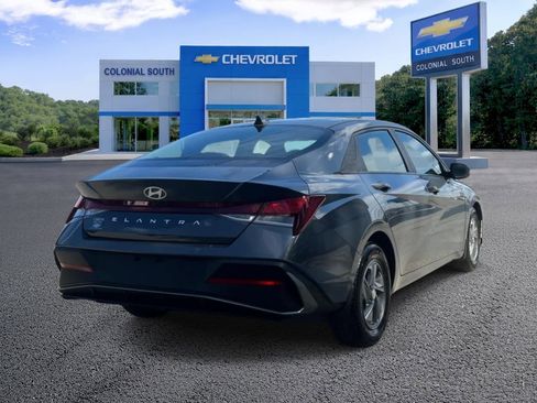 Used 2025 Hyundai Elantra SE image 6