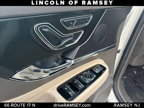 Used 2023 Lincoln Corsair AWD image 14