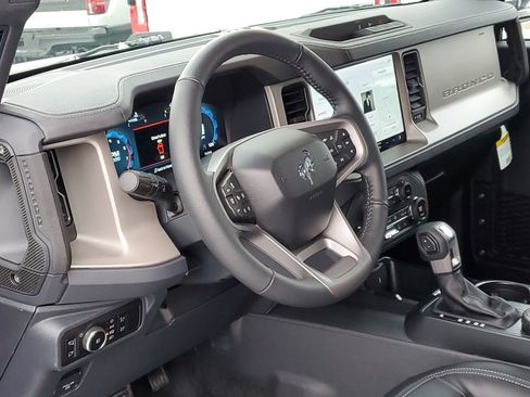 New 2025 Ford Bronco Outer Banks image 9