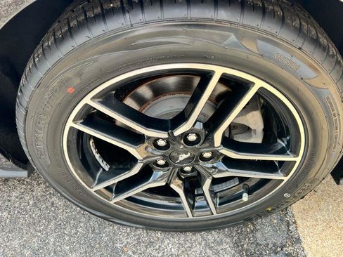 Used 2019 Ford Mustang Premium image 19