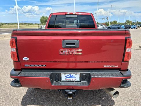 Used 2018 GMC Sierra 2500 Denali w/ Duramax Plus Package AWD/4WD image 5