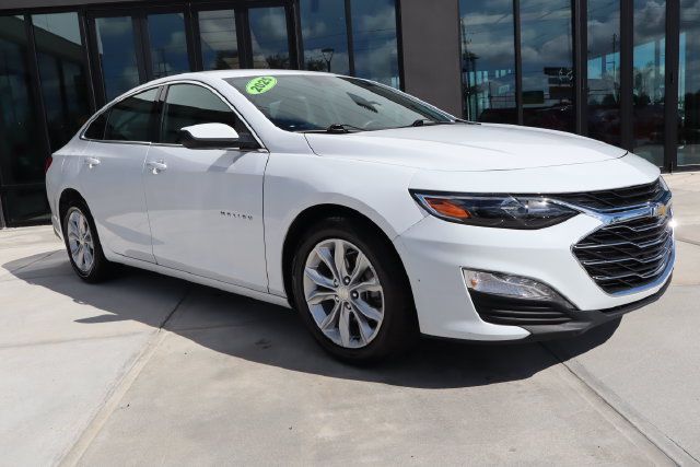 Used 2025 Chevrolet Malibu LT FWD image 1