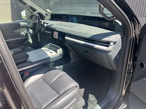 New 2026 Lincoln Navigator L Reserve AWD/4WD image 26