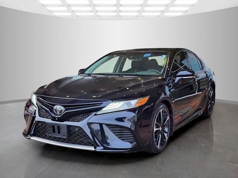 Used 2018 Toyota Camry XSE w/ Driver Assist Package image 9