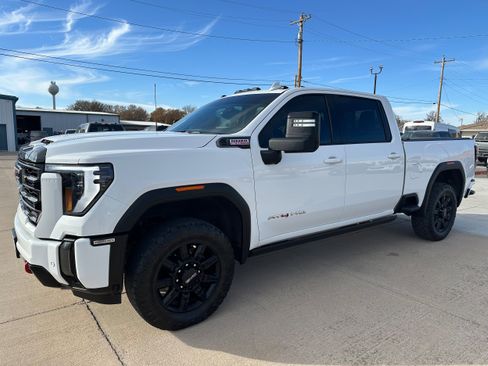Used 2024 GMC Sierra 2500 AT4 w/ AT4 Premium Plus Package image 1