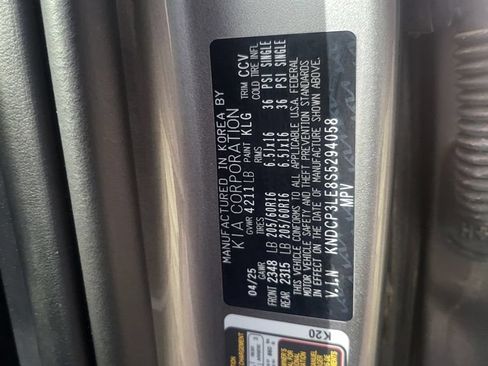 Used 2025 Kia Niro LX FWD image 7