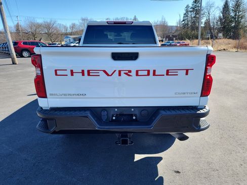 Used 2022 Chevrolet Silverado 2500 Custom w/ Custom Value Package image 7