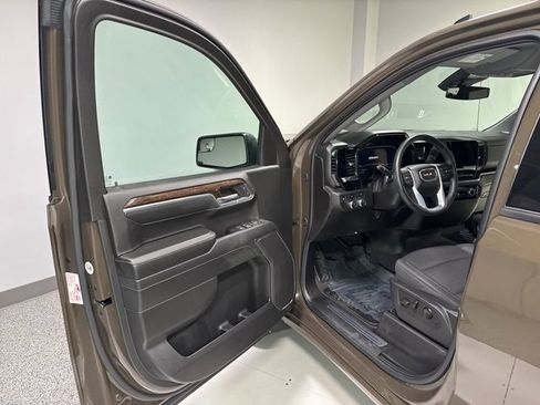 Used 2024 GMC Sierra 1500 Elevation image 7