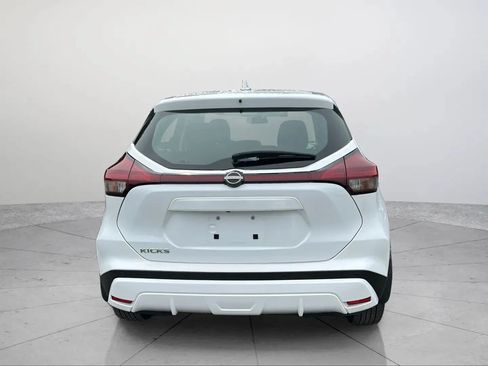 Used 2022 Nissan Kicks S FWD image 3