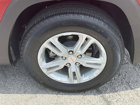 Used 2023 GMC Terrain SLE w/ Driver Convenience Package FWD image 28