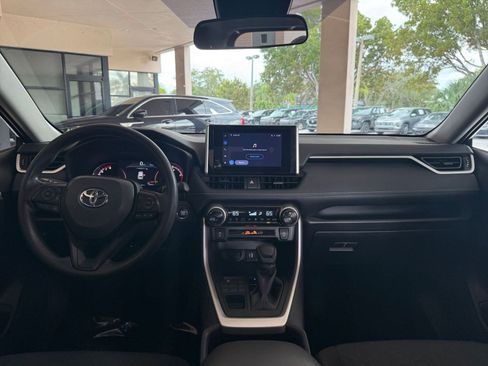 Used 2025 Toyota RAV4 XLE image 27