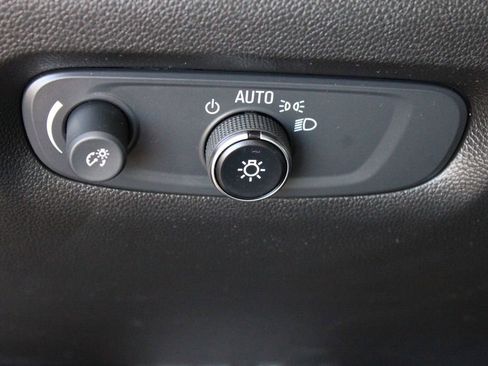 Used 2022 Chevrolet Traverse LT w/ LPO, Floor Liner Package AWD/4WD image 26