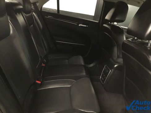 Used 2017 Chrysler 300 C AWD/4WD image 32