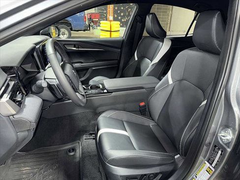 Certified 2025 Toyota Camry SE w/ Convenience Package image 15