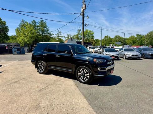 Used 2022 Toyota 4Runner Limited AWD/4WD image 11