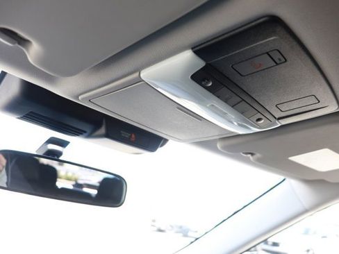 Used 2024 Mitsubishi Outlander SE image 28