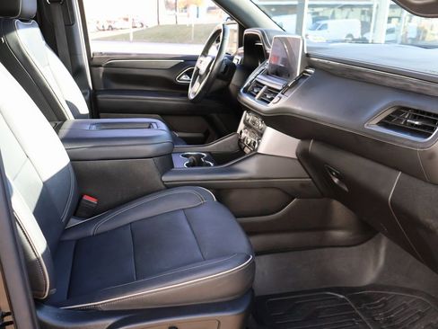 Used 2022 GMC Yukon SLT w/ SLT Premium Package image 7