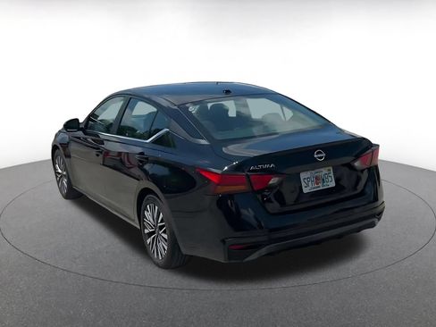 Used 2026 Nissan Altima 2.5 SV FWD image 11