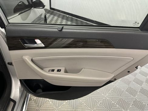 Used 2015 Hyundai Sonata Limited FWD image 17