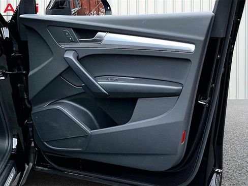 Used 2025 Audi Q5 2.0T Premium w/ Convenience Plus Package image 28