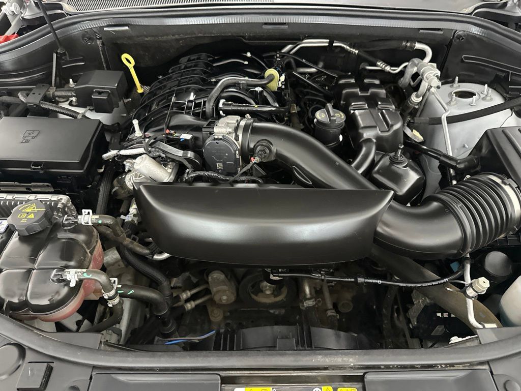 Used 2023 Dodge Durango GT w/ Blacktop Package AWD/4WD image 9