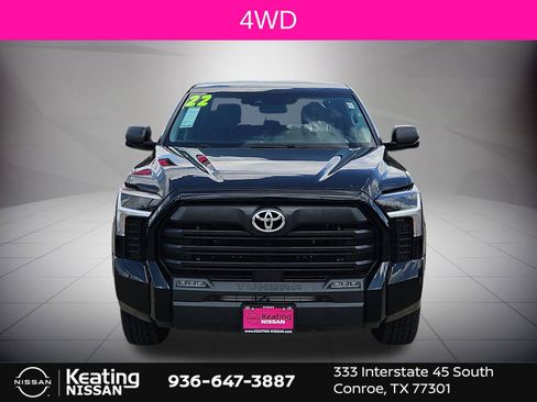 Used 2022 Toyota Tundra SR5 w/ SR5 Convenience Package AWD/4WD image 9