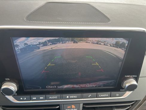 Used 2024 Nissan Altima 2.5 SV image 13