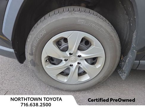 Used 2021 Toyota RAV4 LE image 14