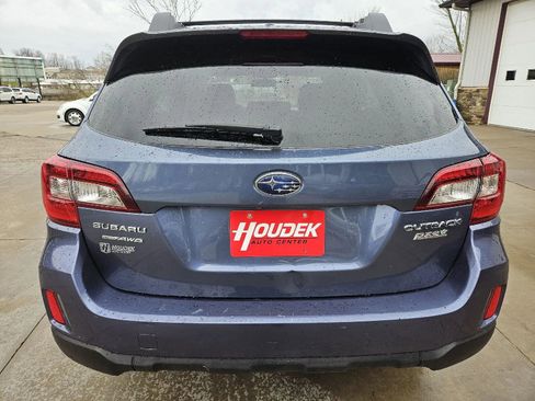 Used 2015 Subaru Outback 2.5i Limited AWD/4WD image 5