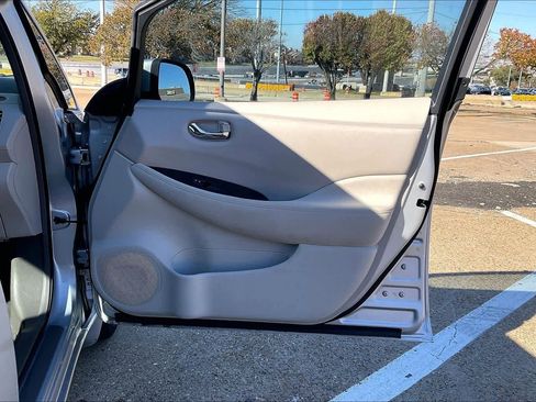 Used 2011 Nissan Leaf w/ Protection Pkg image 28