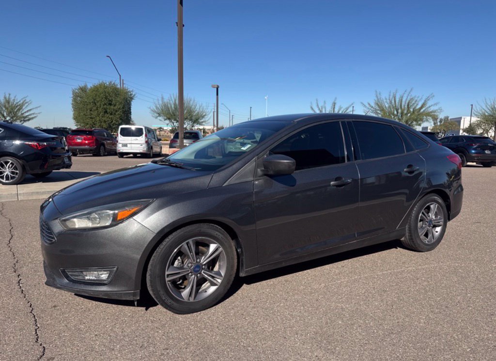Used 2018 Ford Focus SE w/ SE Appearance Package FWD image 10