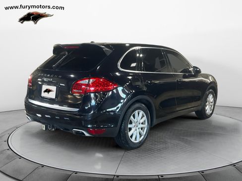 Used 2014 Porsche Cayenne S image 3