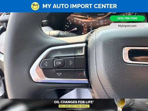 Used 2024 Jeep Compass Latitude AWD/4WD image 16