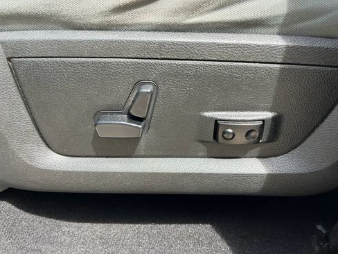 Used 2018 RAM 1500 Big Horn image 12