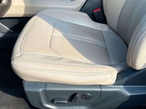 Used 2022 Ford Expedition Limited image 21