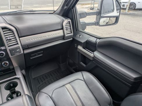 Certified 2021 Ford F350 Platinum image 19