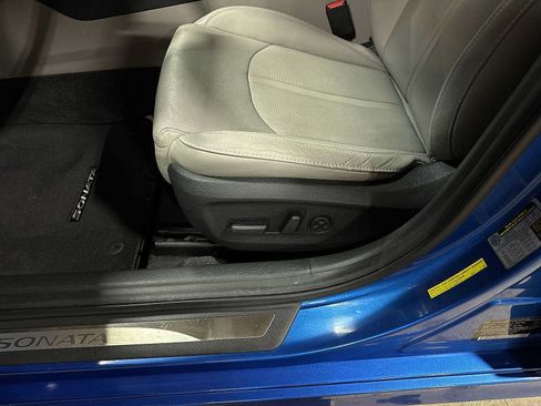 Used 2018 Hyundai Sonata Limited w/ Cargo Package FWD image 23