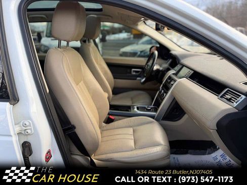 Used 2017 Land Rover Discovery Sport HSE image 19