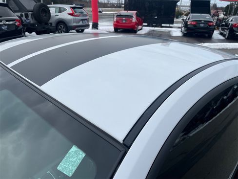 Used 2014 Ford Mustang GT image 12