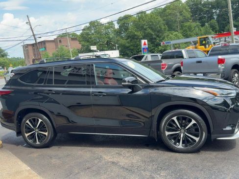 Used 2021 Toyota Highlander XSE AWD/4WD image 5