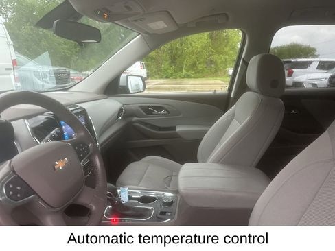 Used 2021 Chevrolet Traverse LT AWD/4WD image 17