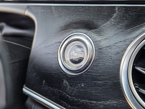 Used 2018 Mercedes-Benz E 300 image 30