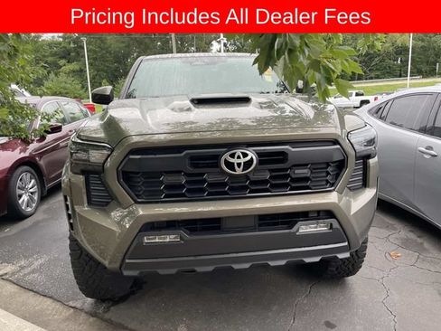 Used 2024 Toyota Tacoma TRD Sport AWD/4WD image 13