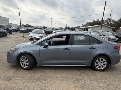 Used 2023 Toyota Corolla LE image 6