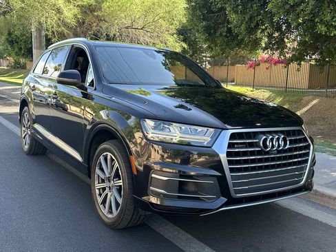 Used 2017 Audi Q7 3.0T Premium Plus w/ Premium Plus Package AWD/4WD image 2