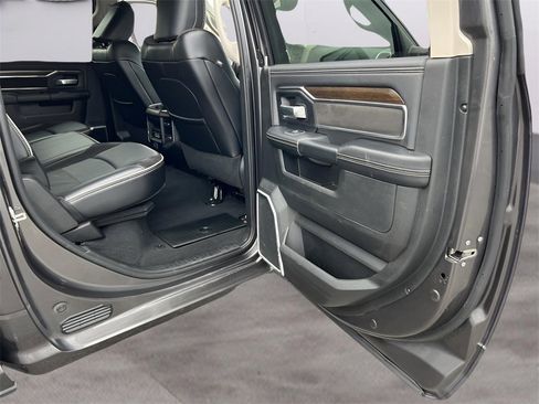 Used 2024 RAM 3500 Laramie image 64