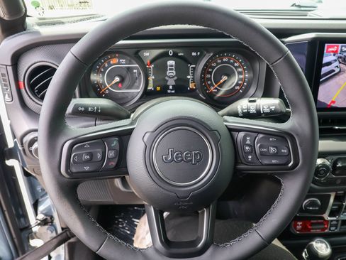 New 2026 Jeep Wrangler Unlimited Rubicon AWD/4WD image 28