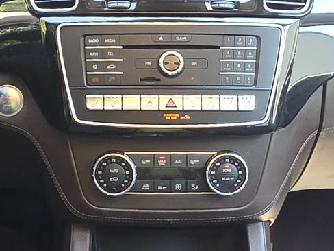 Used 2017 Mercedes-Benz GLS 550 4MATIC image 27