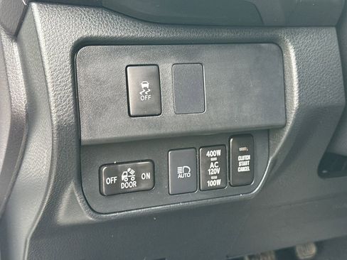 Used 2022 Toyota Tacoma TRD Off-Road image 20